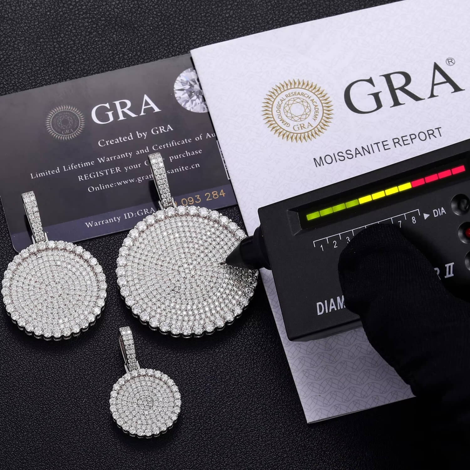 Text: Luxury Iced Out Pendant with Diamond Tester Moissanite Stones