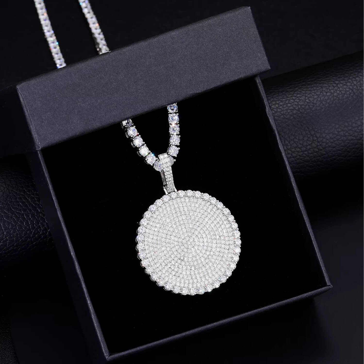 Luxury Iced Out Pendant with Diamond Tester Moissanite Stones